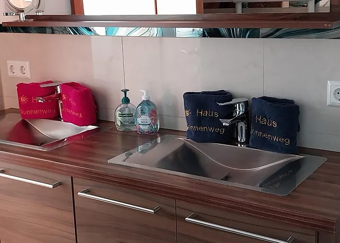 Haus Sonnenweg بيت للعطل ماريابفار